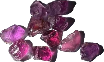 Piedras en bruto en tonos rosa y violeta